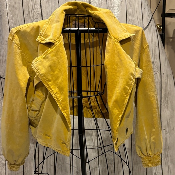 We The Free canaryYellow SureThing bomber Jacket size small corduroy cropped - Picture 1 of 8